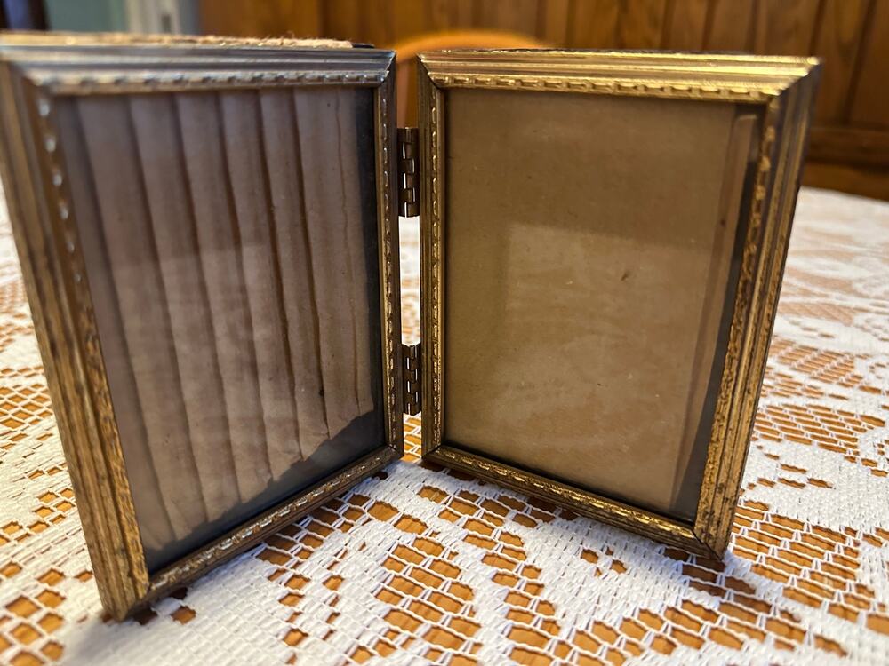 Vintage Antique Brass Double Folding Picture Frame 3.5x4.5